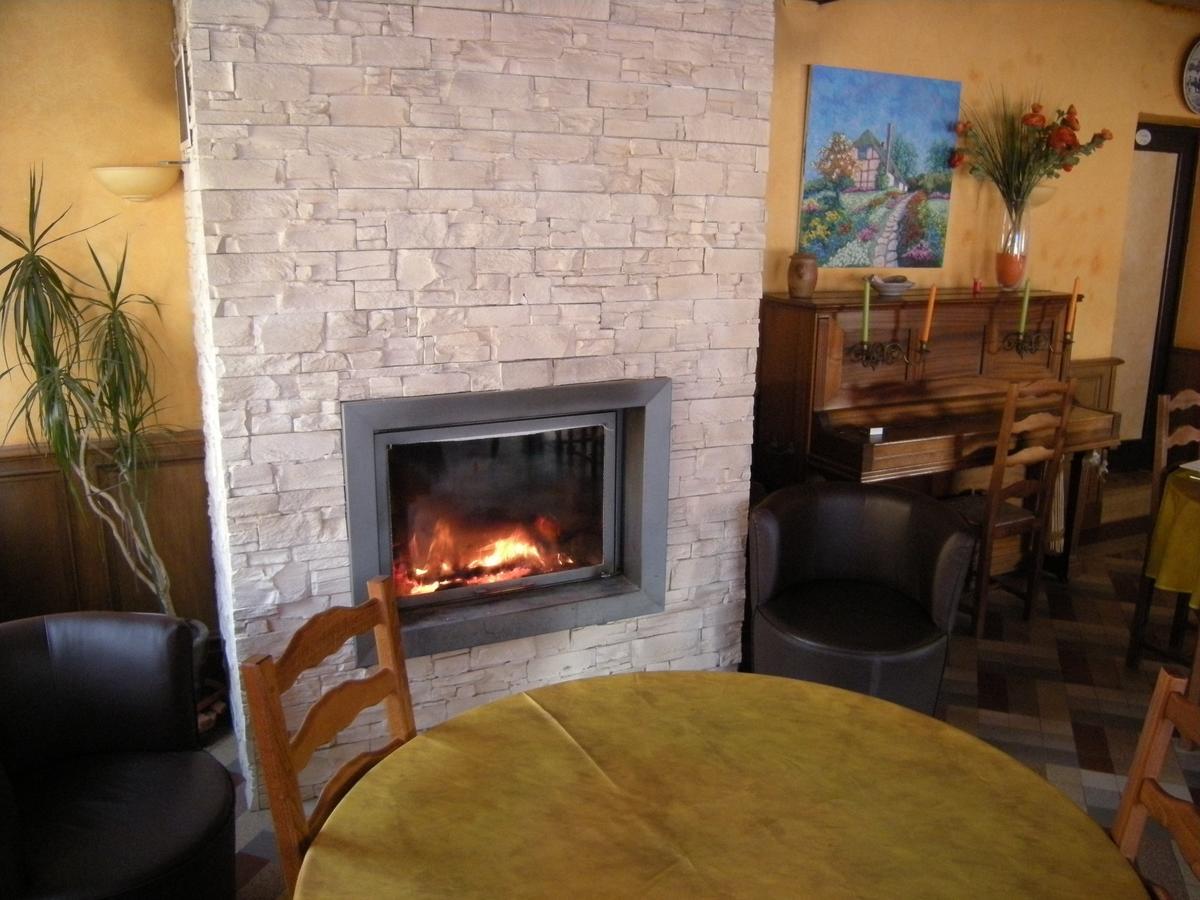 Hotel Gites Des Touristes Vollore-Montagne Екстер'єр фото